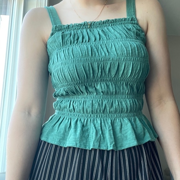 💙 Buy 1 get 1 free💙 Universal Thread Green Smocked Women's Top - Picture 4 of 5